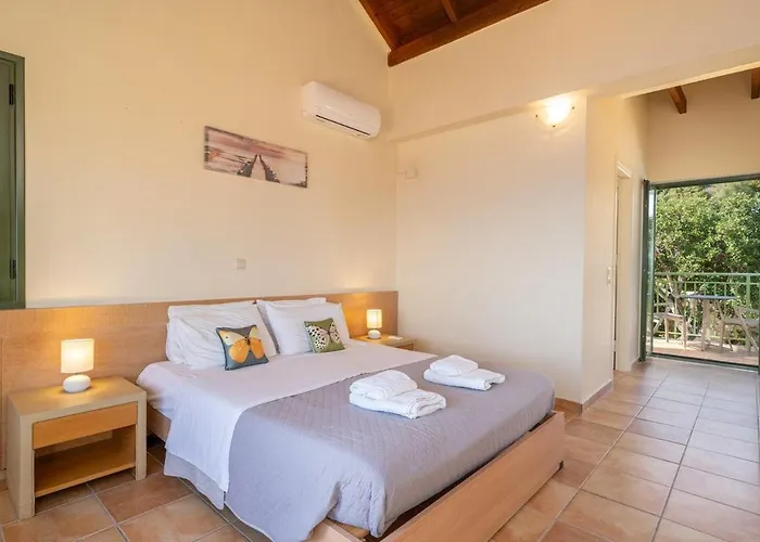 Willa Artemis By Select